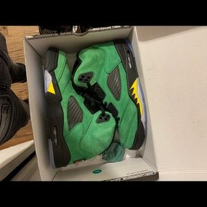 Meet your Posher, Derrick